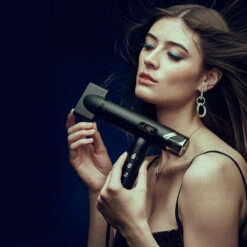 Sèche Cheveux La Divine Edition Black & Gold - Swissliss 9 Sèche Cheveux La Divine Edition Black & Gold - Swissliss -Produits Coiffure Soldes 5 41680.1733403104